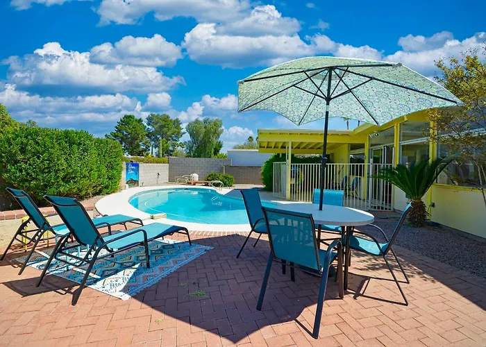 Mid-century 4br Ranch With Private Pool, 1m To Pickleball Holiday home