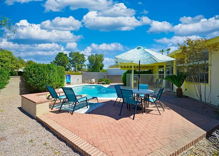 Mid-century 4br Ranch With Private Pool, 1m To Pickleball Holiday home *