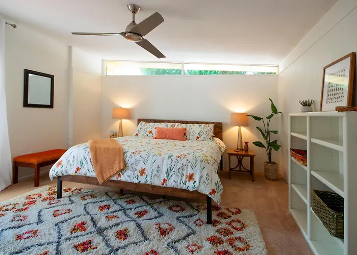 Mid-century 4br Ranch With Private Pool, 1m To Pickleball Tucson