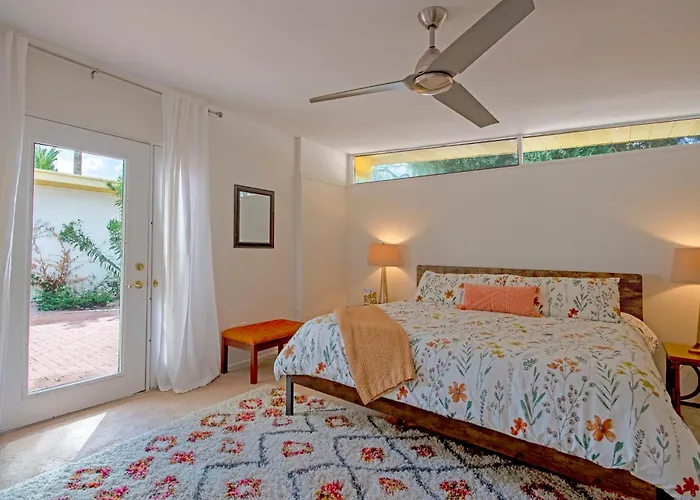 Mid-century 4br Ranch With Private Pool, 1m To Pickleball Holiday home *