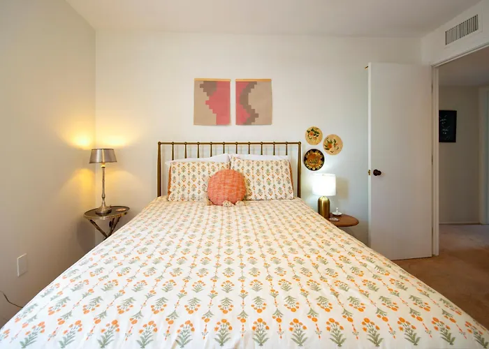 Mid-century 4br Ranch With Private Pool, 1m To Pickleball Holiday home
