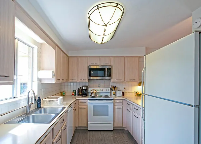 Holiday home Mid-century 4br Ranch With Private Pool, 1m To Pickleball *