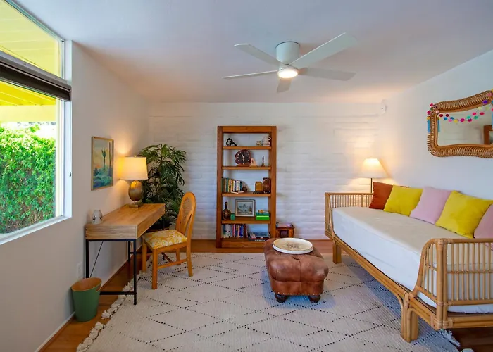 Mid-century 4br Ranch With Private Pool, 1m To Pickleball Holiday home *